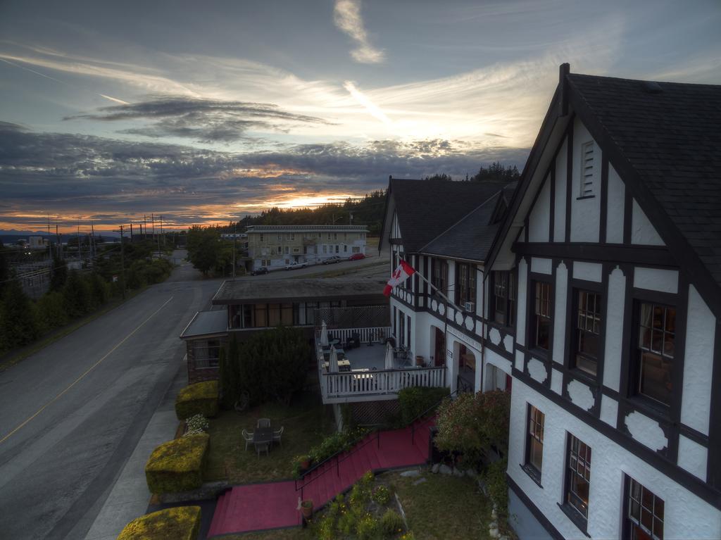 The Old Courthouse Inn Powell River Exteriér fotografie