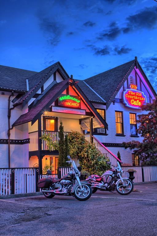 The Old Courthouse Inn Powell River Exteriér fotografie
