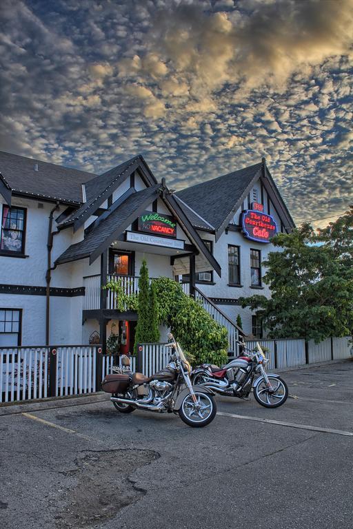 The Old Courthouse Inn Powell River Exteriér fotografie