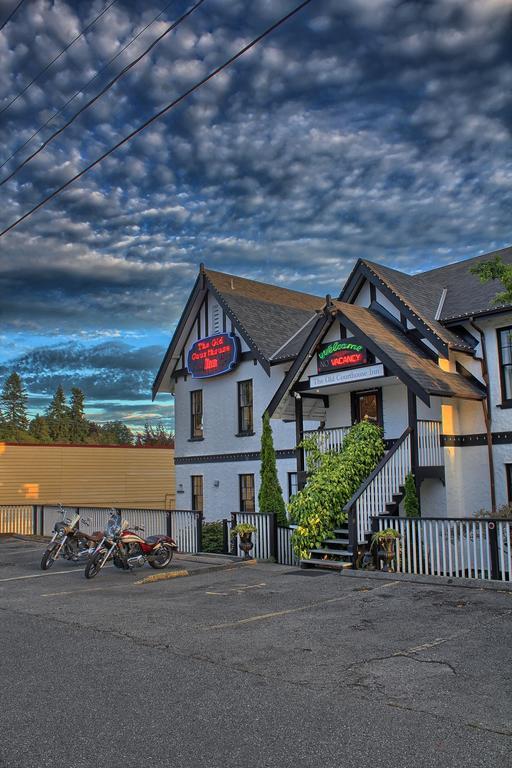 The Old Courthouse Inn Powell River Exteriér fotografie