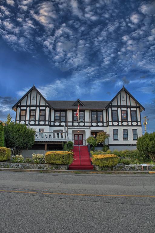 The Old Courthouse Inn Powell River Exteriér fotografie