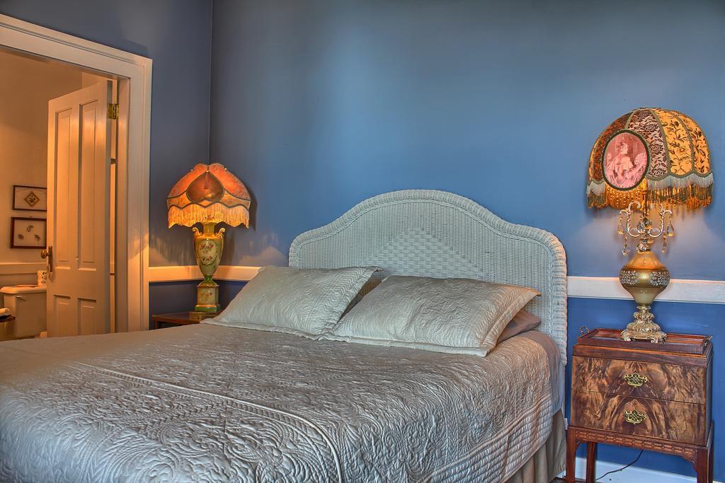 The Old Courthouse Inn Powell River Pokoj fotografie